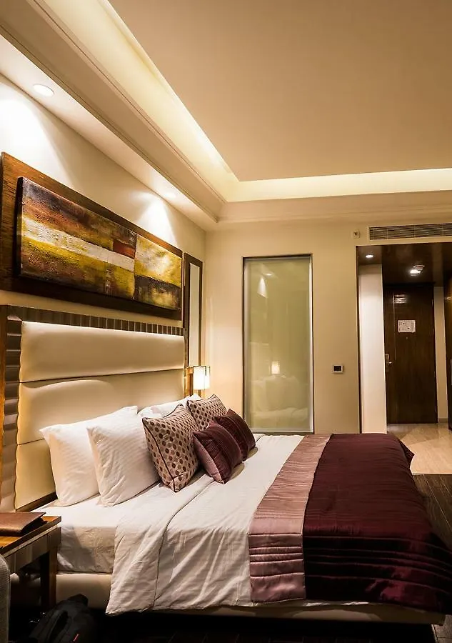 Ramada Gurgaon Central Otel